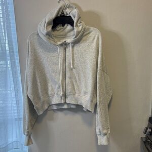 Hollister Light Gray Women's Cropped Hoodie Medium